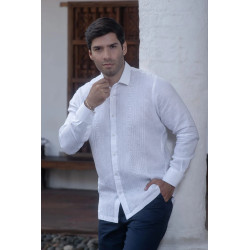 Guayabera Blanca con Alforzas y Calado Hechas a Mano