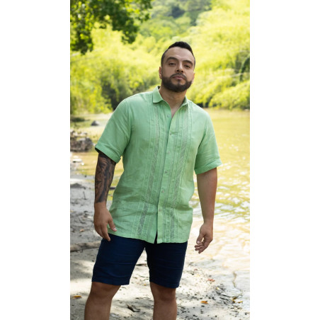 Guayabera Verde Manzana Calada Cuello de Ángel